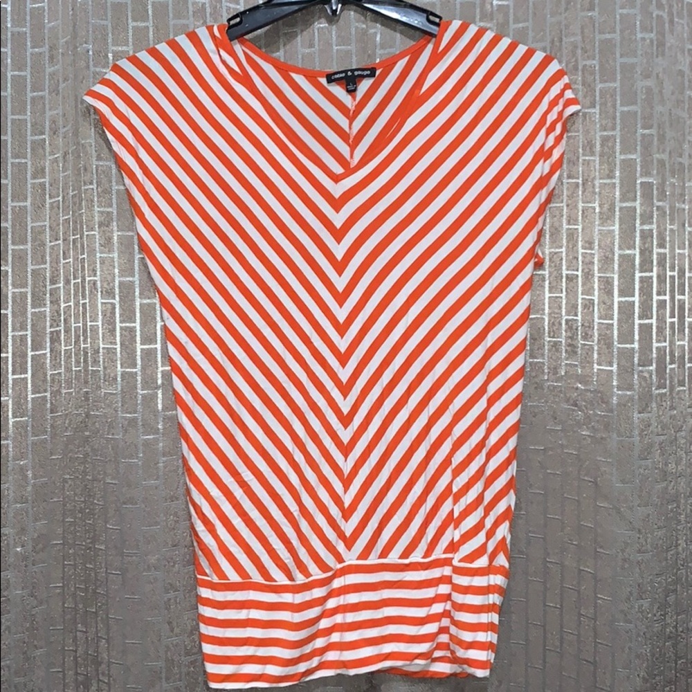 Cable & Gage V-Neck